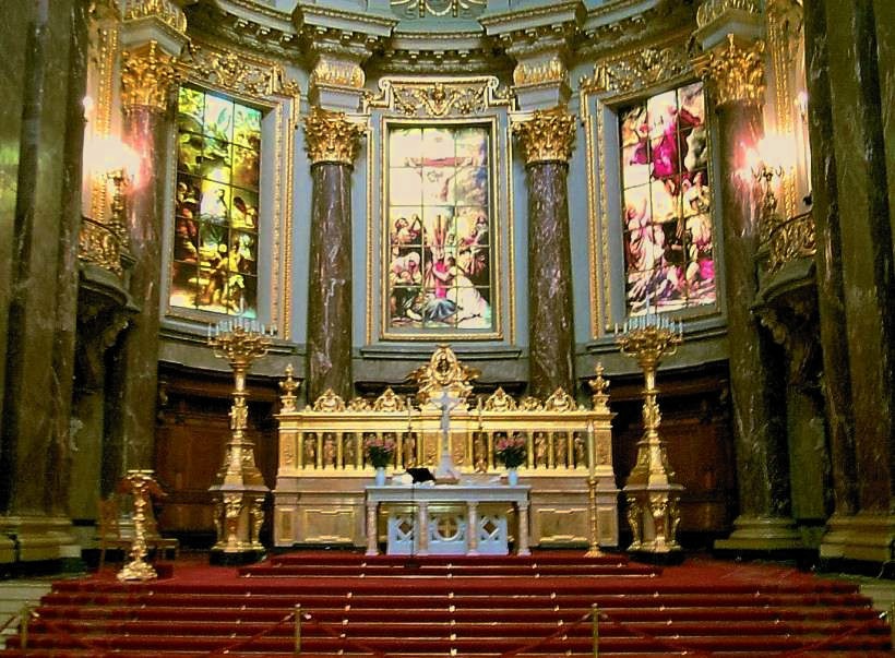 Altarraum im Berliner Dom.