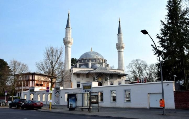 Sehitlik-Moschee am Columbiadamm in Berlin-Neuklln