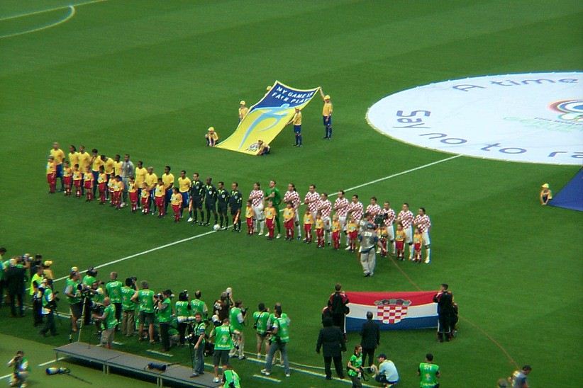 Mannschaftsaufstellung fr die Nationalhymnen, Brasilien-Kroatien 2006.