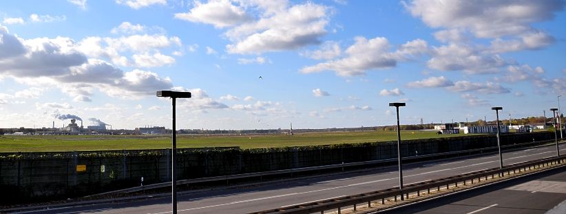 Verkehrsflughafen und Militrbereich in Tegel.