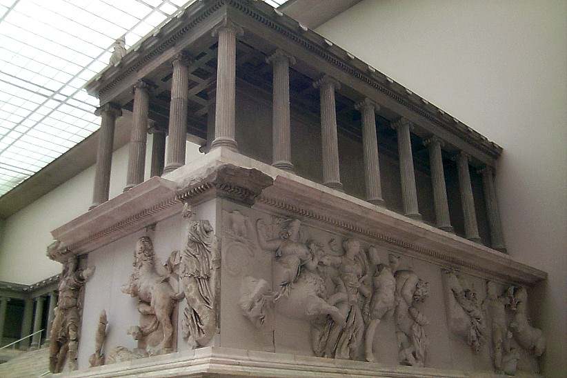 Die rechte Flgelwange des Pergamon-Altars.