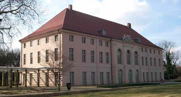 Instandgesetztes Schloss Schnhausen Mrz 2010