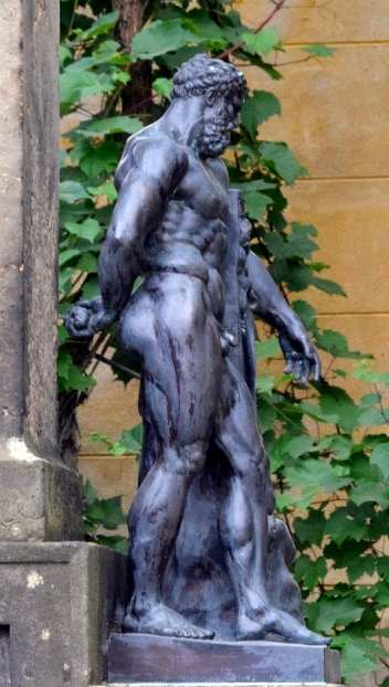 Herkules Farnese - Rmische Bder - Sanssouci.