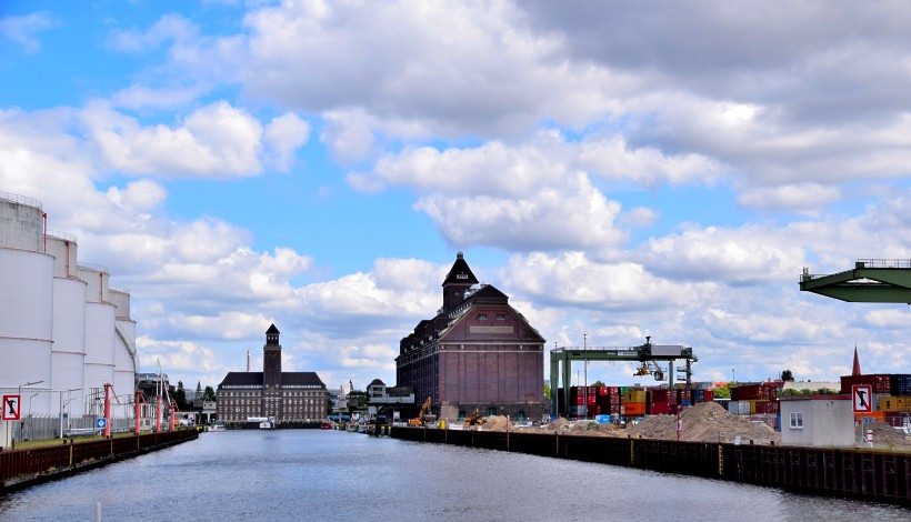 Im Berliner Westhafen.