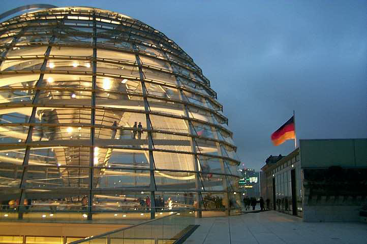 Glaskuppel - Reichstagsgebude - Berlin.